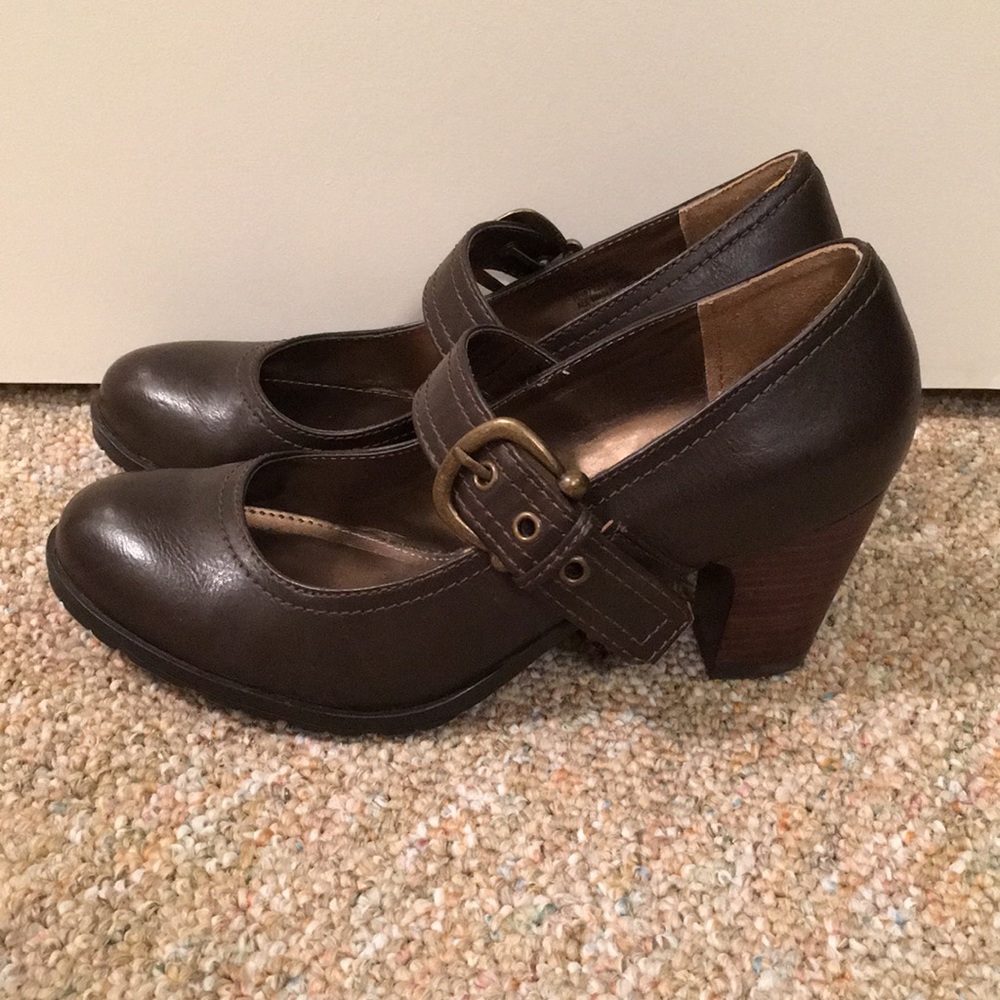 Sonoma Brown Mary Jane heels size 9.5